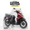 Cover motor transparan merk Topcar anti hujan dengan tali serut keliling terpasang di motor honda beat